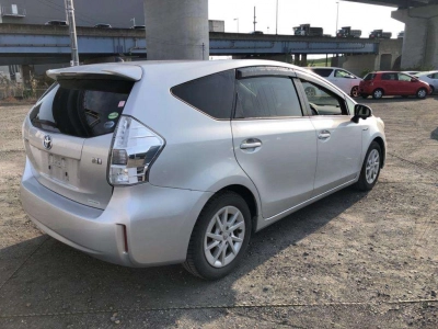 TOYOTA PRIUS ALPHA