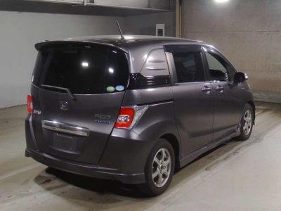 HONDA FREED SPIKE HYBRID