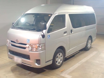 TOYOTA REGIUS VAN