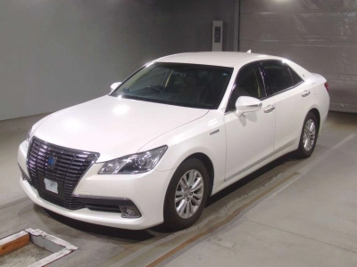 TOYOTA CROWN HYBRID