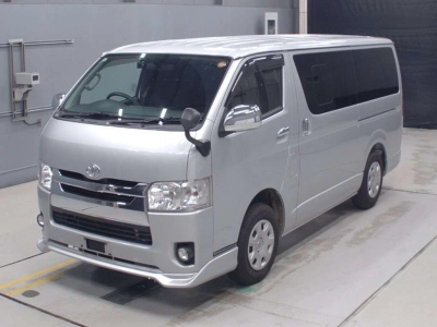 TOYOTA REGIUS VAN