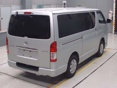 TOYOTA REGIUS VAN