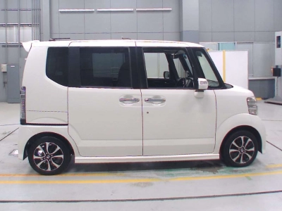 HONDA N BOX CUSTOM
