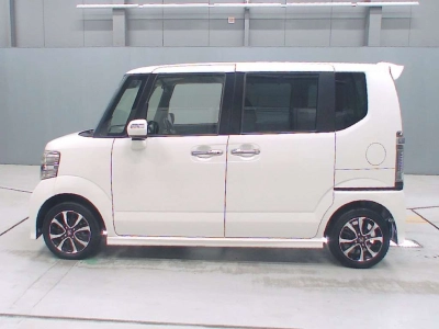 HONDA N BOX CUSTOM