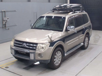 MITSUBISHI PAJERO