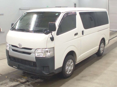 TOYOTA REGIUS VAN