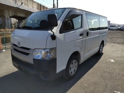 TOYOTA HIACE