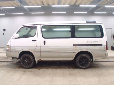 TOYOTA HIACE WAGON