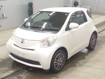 TOYOTA IQ
