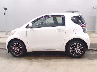 TOYOTA IQ