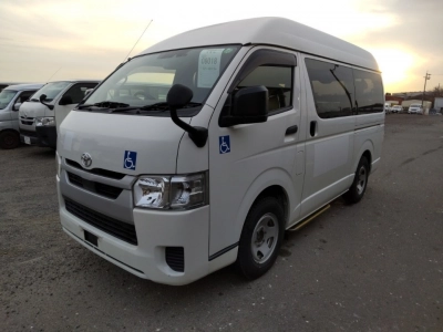 TOYOTA HIACE