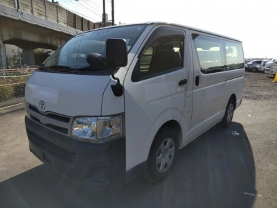 TOYOTA HIACE