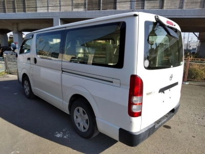 TOYOTA HIACE