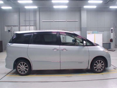 TOYOTA ESTIMA HYBRID