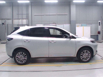 TOYOTA HARRIER HYBRID