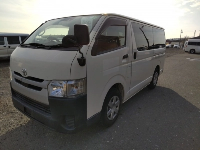 TOYOTA REGIUS ACE