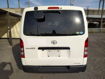 TOYOTA REGIUS ACE