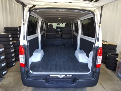 NISSAN NV350 CARAVAN