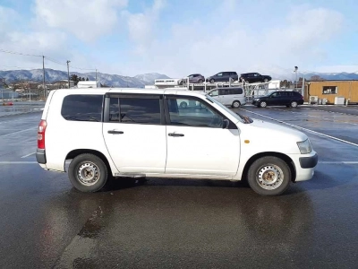 TOYOTA SUCCEED VAN