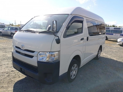 TOYOTA REGIUS ACE