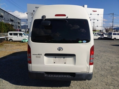 TOYOTA REGIUS ACE