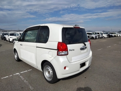 TOYOTA PORTE