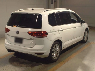 VOLKSWAGEN GOLF TOURAN