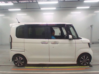 HONDA N BOX CUSTOM