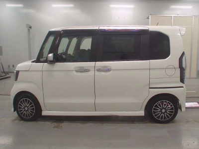 HONDA N BOX CUSTOM