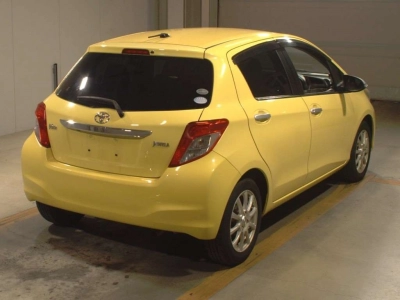 TOYOTA VITZ