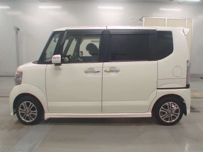 HONDA N BOX CUSTOM