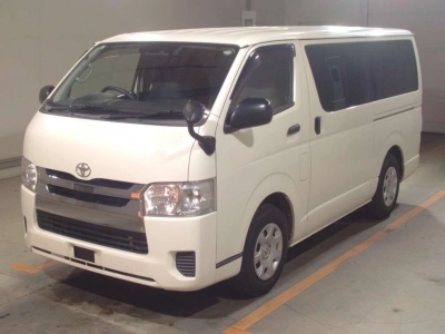 TOYOTA REGIUS VAN
