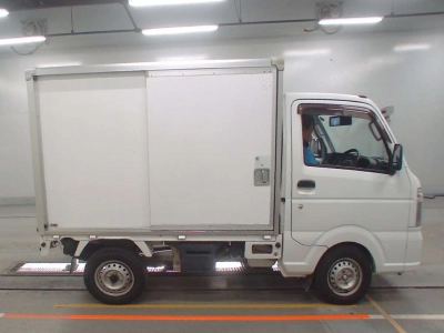 NISSAN NT100 CLIPPER