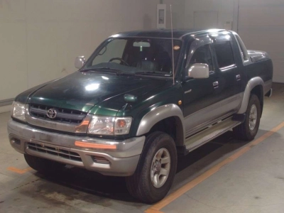 TOYOTA HILUX SPORTS PICK UP
