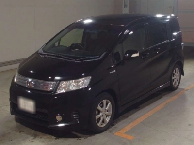 HONDA FREED SPIKE HYBRID