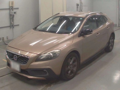 VOLVO V40
