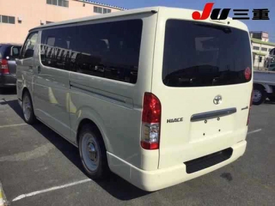 TOYOTA HIACE VAN