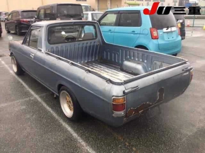 NISSAN SUNNY TRUCK
