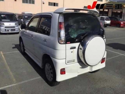 DAIHATSU TERIOS KID