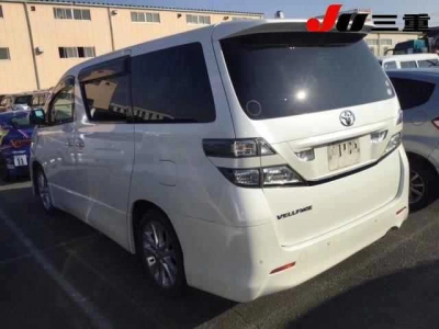 TOYOTA VELLFIRE