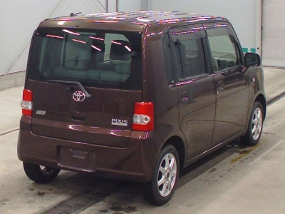TOYOTA PIXIS SPACE