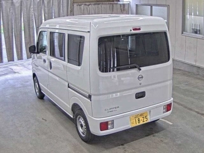 NISSAN CLIPPER VAN