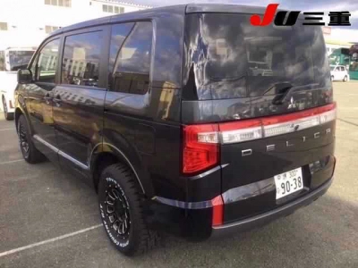 MITSUBISHI DELICA D:5