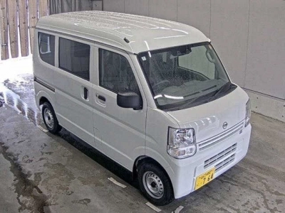 NISSAN CLIPPER VAN
