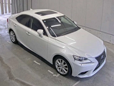 LEXUS IS