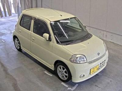 DAIHATSU ESSE