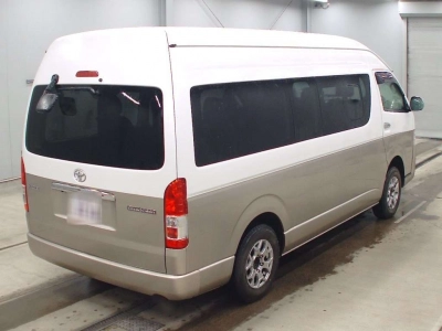 TOYOTA HIACE WAGON