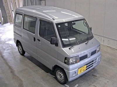 NISSAN CLIPPER VAN