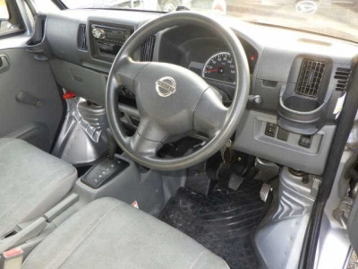 NISSAN CLIPPER VAN