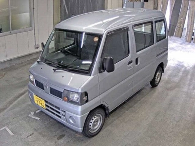 NISSAN CLIPPER VAN